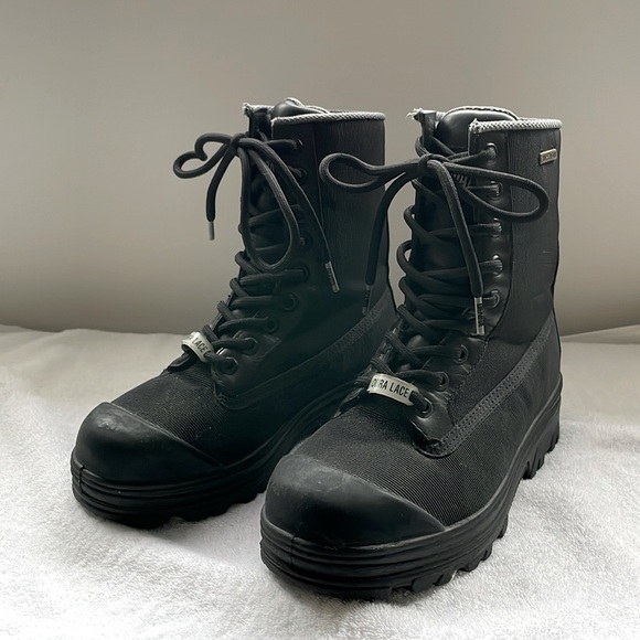 DAKOTA Shoes - DAKOTA, Women’s Steel Toe Safety Boots in Black Ballistic Nylon, Size 8.